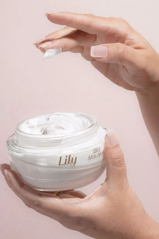 O Boticário Crema Corpo Satinata Lily | Pelle morbida, idratata e profumata – 250 gr